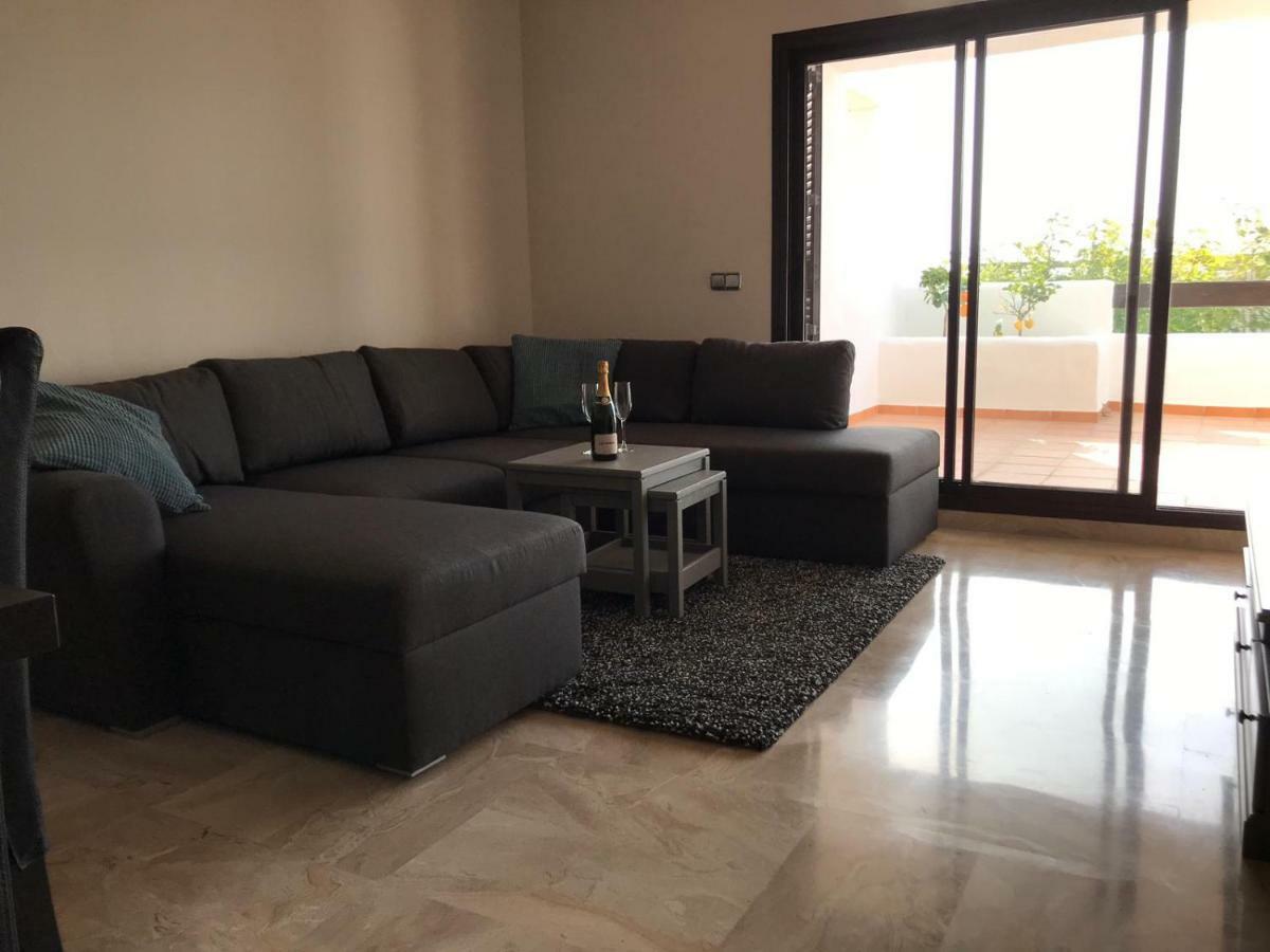 Luxury Apartment Set In Dona Julia Golf Course カサーレス エクステリア 写真