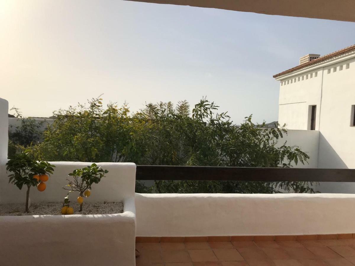 Luxury Apartment Set In Dona Julia Golf Course カサーレス エクステリア 写真